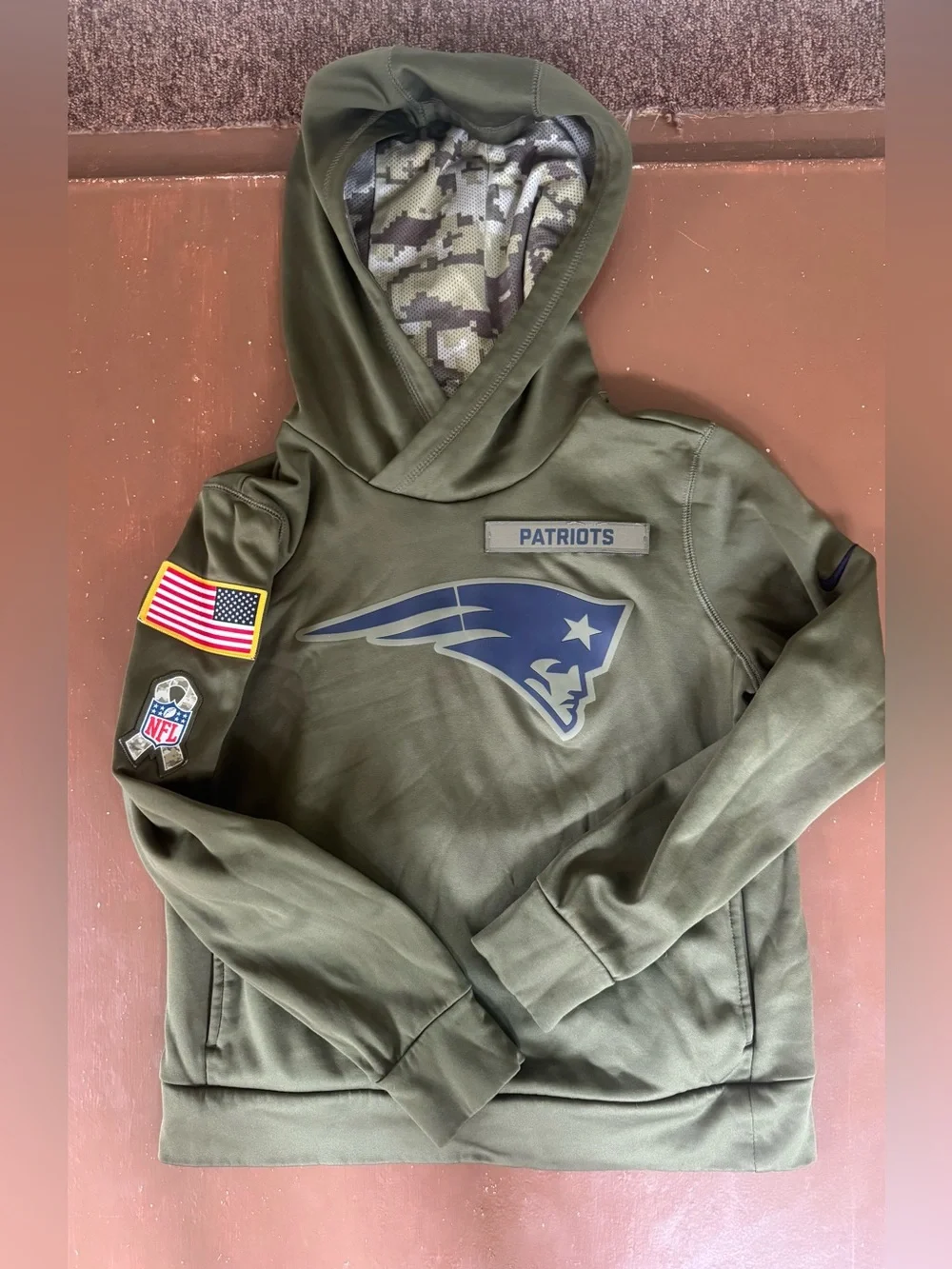Nike Salute to Service NFL New England Patriots Hoodie - Youth Small